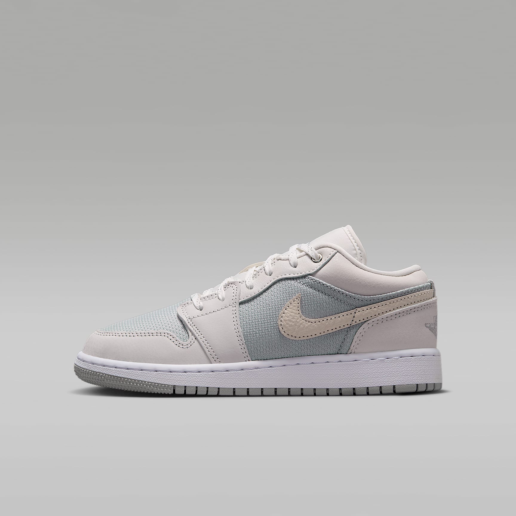 NIKE公式】エア ジョーダン 1 LOW SE ジュニアシューズ.オンライン